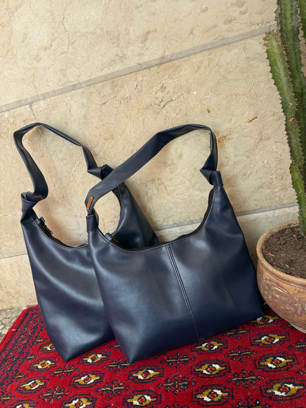 کیف هوبو زنانه دسته گره ای چرم مصنوعی سایز متوسط نیل ست
